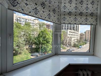 квартира за адресою вул. Дмитрівська, 13