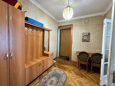 квартира за адресою Академіка Володимира Гнатюка вул. (), 3