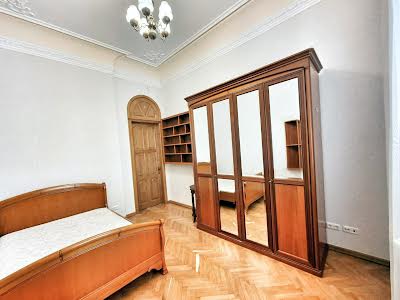 квартира за адресою Інститутська вул., 13/4