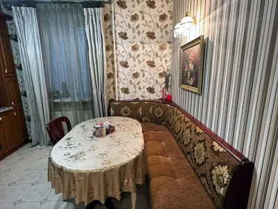 квартира за адресою Анни Ахматової вул., 7/15