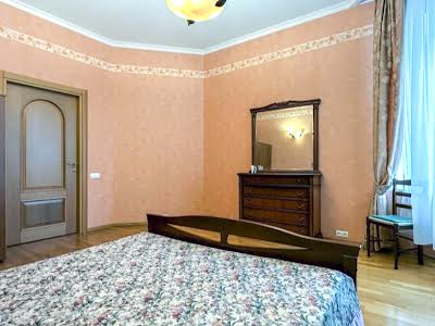 квартира по адресу Лютеранская ул., 4