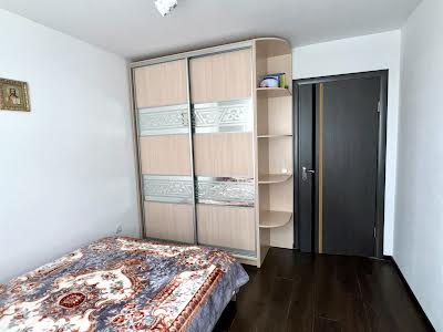 квартира за адресою Крайна вул., 1А