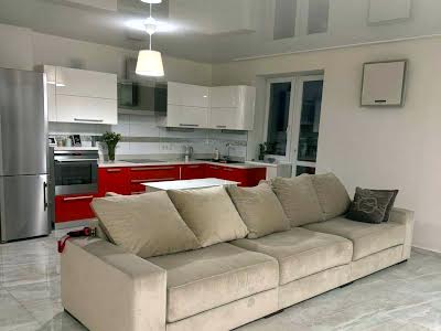квартира за адресою Космічна вул., 3