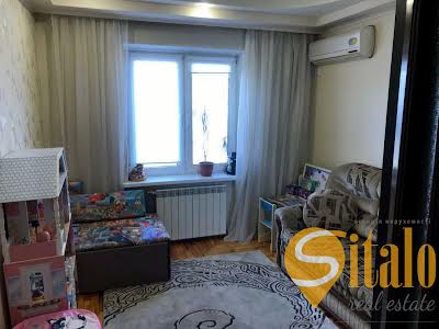 квартира за адресою Шкільна вул. (Героїв Сталінграда), 333