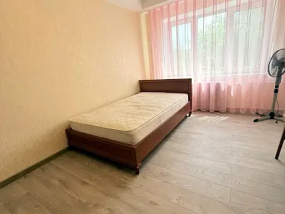 квартира за адресою Верховної Ради бульв., 28