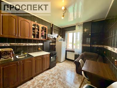 квартира за адресою Воскресенська вул., 13-Б