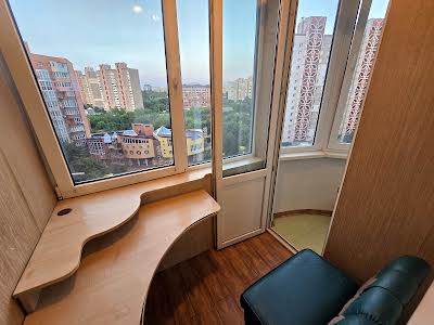 квартира за адресою Осіння вул., 33