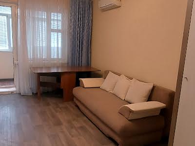 квартира за адресою 12-та Поздовжня вул., 3