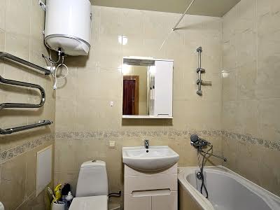 квартира за адресою Анни Ахматової вул., 35-А