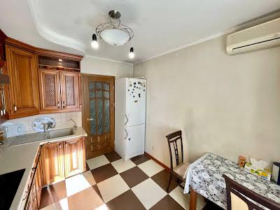 квартира за адресою Червоної Калини просп. (Володимира Маяковського), 72