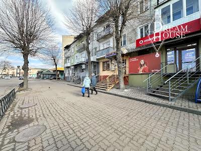 комерційна за адресою Винниченка вул., 1