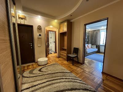 квартира за адресою Композитора Лятошинського вул., 8