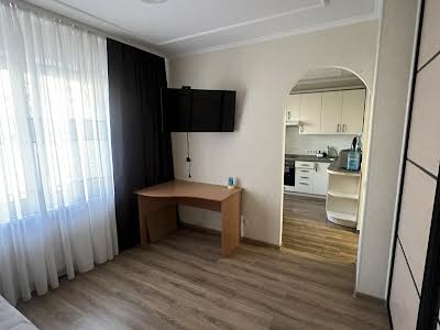 квартира за адресою Софії Русової вул., 7