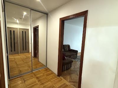 квартира за адресою Товарна вул., 2