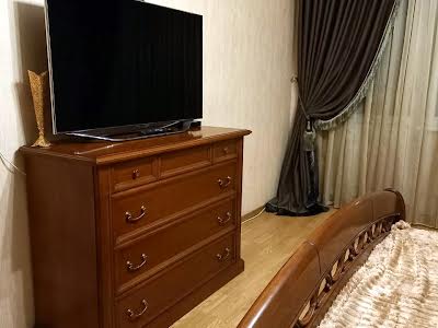 квартира по адресу Героев Днепра ул., 32-А