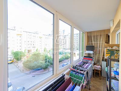 квартира за адресою Святошинська вул., 27а