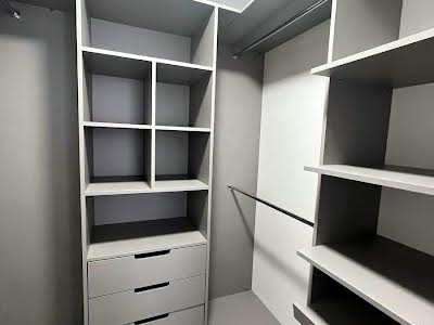 квартира за адресою Дніпровська набережна вул., 18
