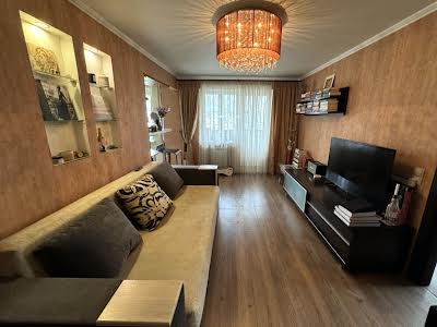 квартира за адресою Набережно-Хрещатицька вул., 35а