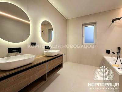 будинок за адресою Грушева, 10А