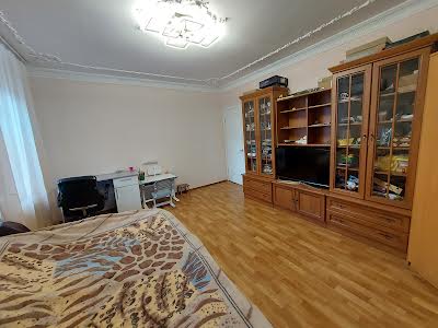 квартира за адресою Ільфа та Петрова вул., 5