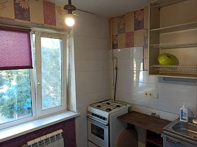 квартира за адресою Героїв полку 
