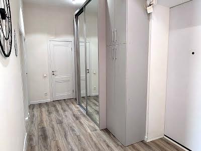 квартира за адресою Довженка вул., 6