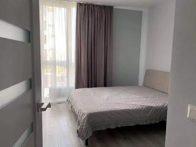 квартира за адресою Салютна вул., 2б