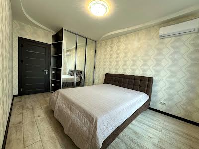 квартира за адресою Дніпровська набережна вул., 16г