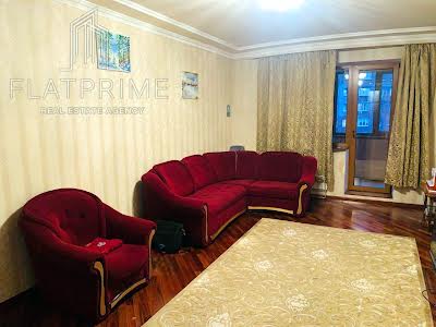 квартира за адресою Анни Ахматової вул., 13