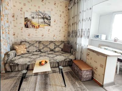квартира по адресу Ревуцкого ул., 19/1