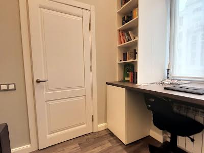 квартира за адресою Шота Руставелі вул., 24