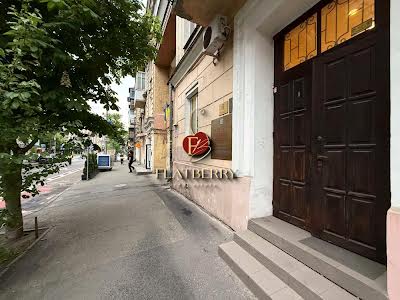 комерційна за адресою Волоська вул., 24а