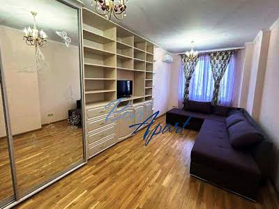 квартира по адресу Академика Глушкова просп., 9-В
