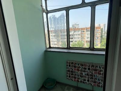 квартира за адресою Романа Шухевича просп. (Генерала Ватутіна), 24-Б