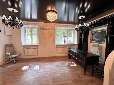 комерційна за адресою Михайла Бойчука вул. (Кіквідзе), 22