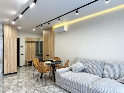квартира за адресою Генерала Грекова вул., 4