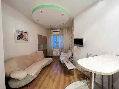 квартира по адресу Французский бульв., 1