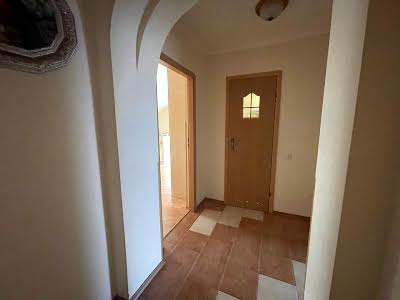 квартира за адресою Коновальця вул., 3