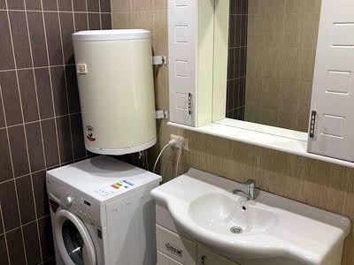 квартира за адресою Драгоманова вул., 12А