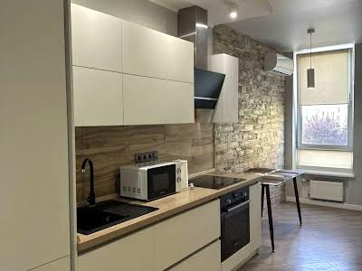 квартира за адресою Регенераторна вул., 4