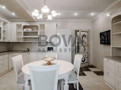 квартира за адресою Кропивницького вул., 8