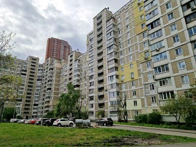 квартира за адресою Ревуцького, 7