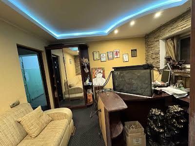 комерційна за адресою Наукова вул., 61