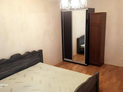 квартира за адресою Анни Ахматової вул., 28