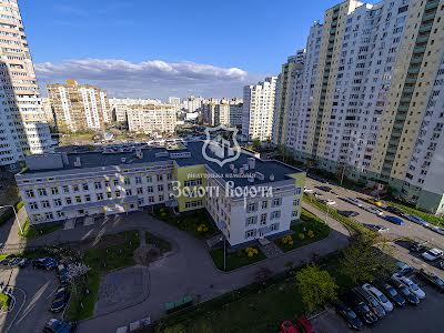 квартира за адресою Київ, Драгоманова вул., 6а