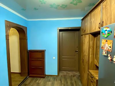квартира за адресою Бажова вул., 8