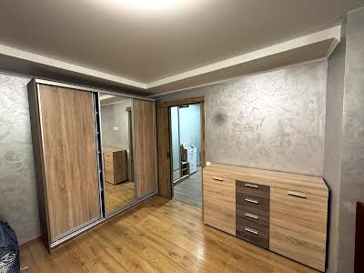 квартира за адресою Кирилівська вул. (Фрунзе), 129
