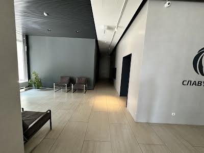 квартира за адресою Зарічна вул., 4