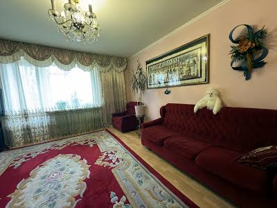 квартира за адресою Стадіонна вул., 13