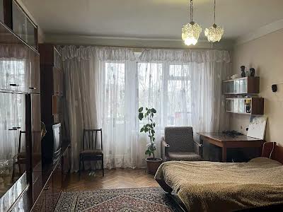 квартира за адресою Дмитра Донцова, 7